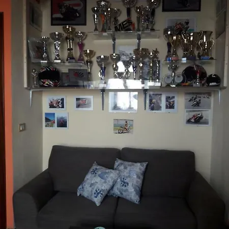New Crys 5 Apartamento